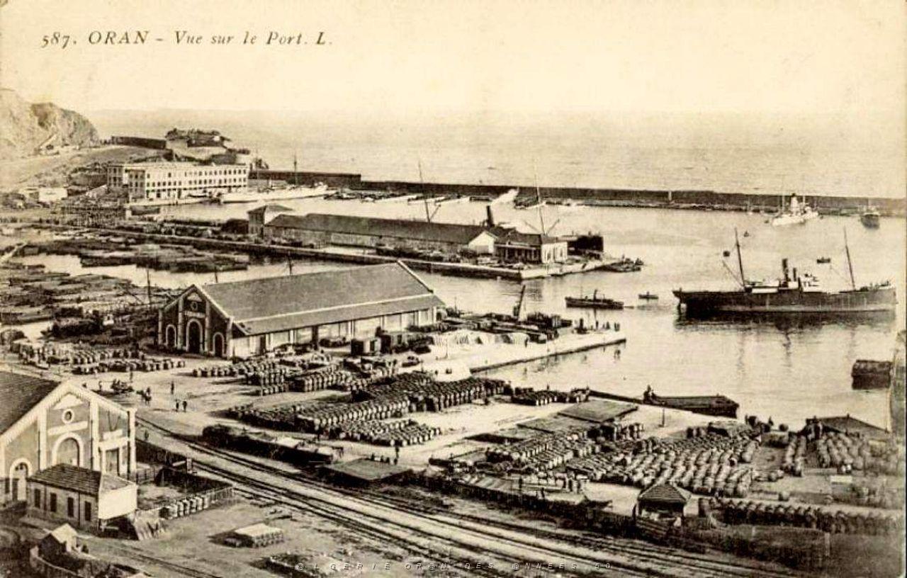 Oran- 135- travail sur les quais.jpg